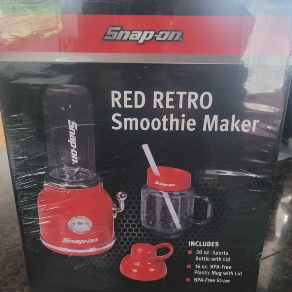 Snap-On Red Retro Smoothie Maker